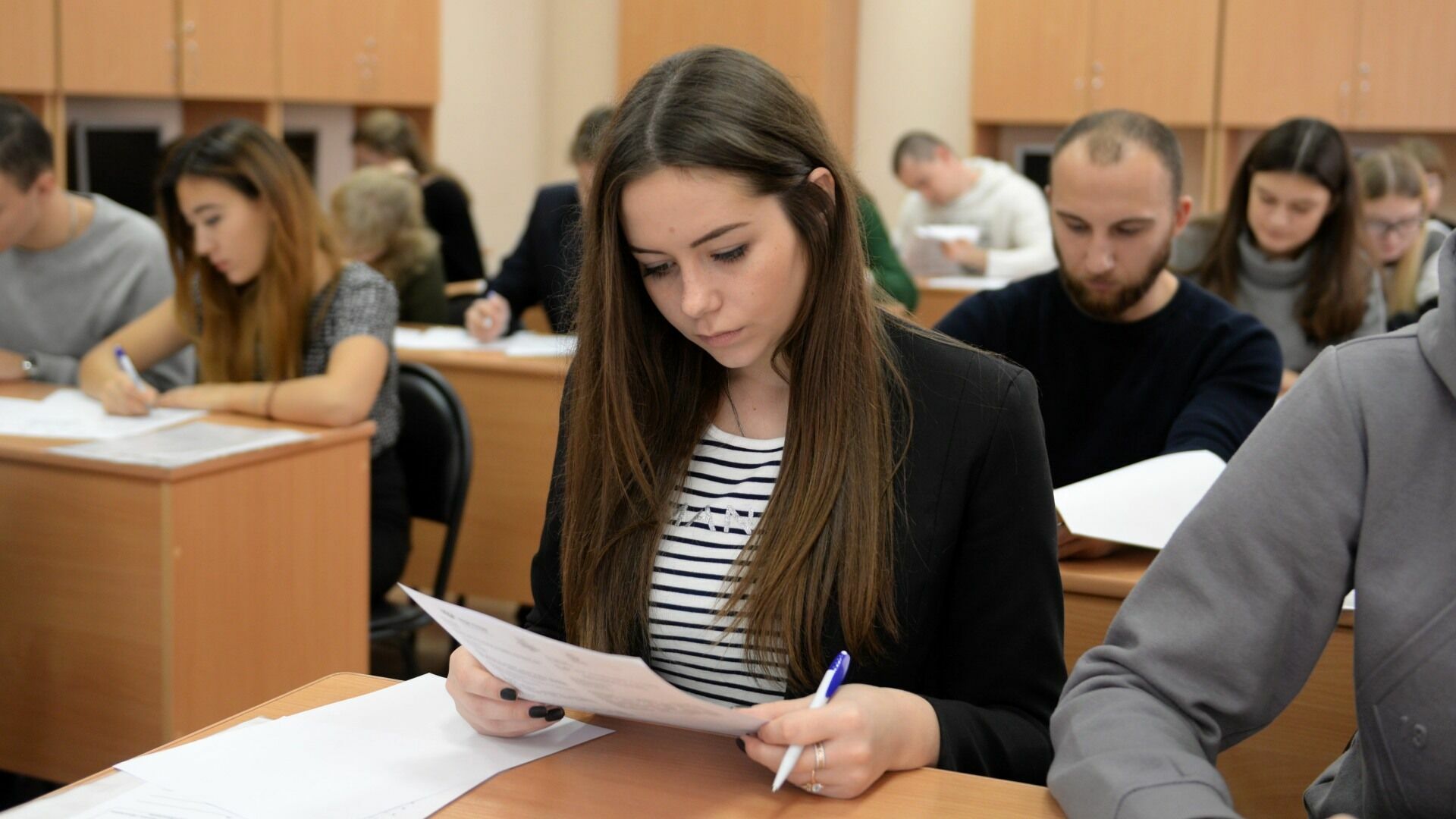 Отчисленные из европейских вузов студенты смогут бесплатно продолжить учебу в РФ