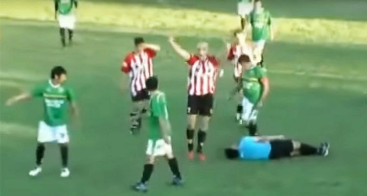 Мексиканский футболист убил судью за показанную ему красную карточку