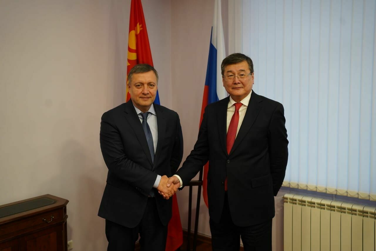 Губернатор Кобзев провел встречу с новым генконсулом Монголии в Иркутской области
