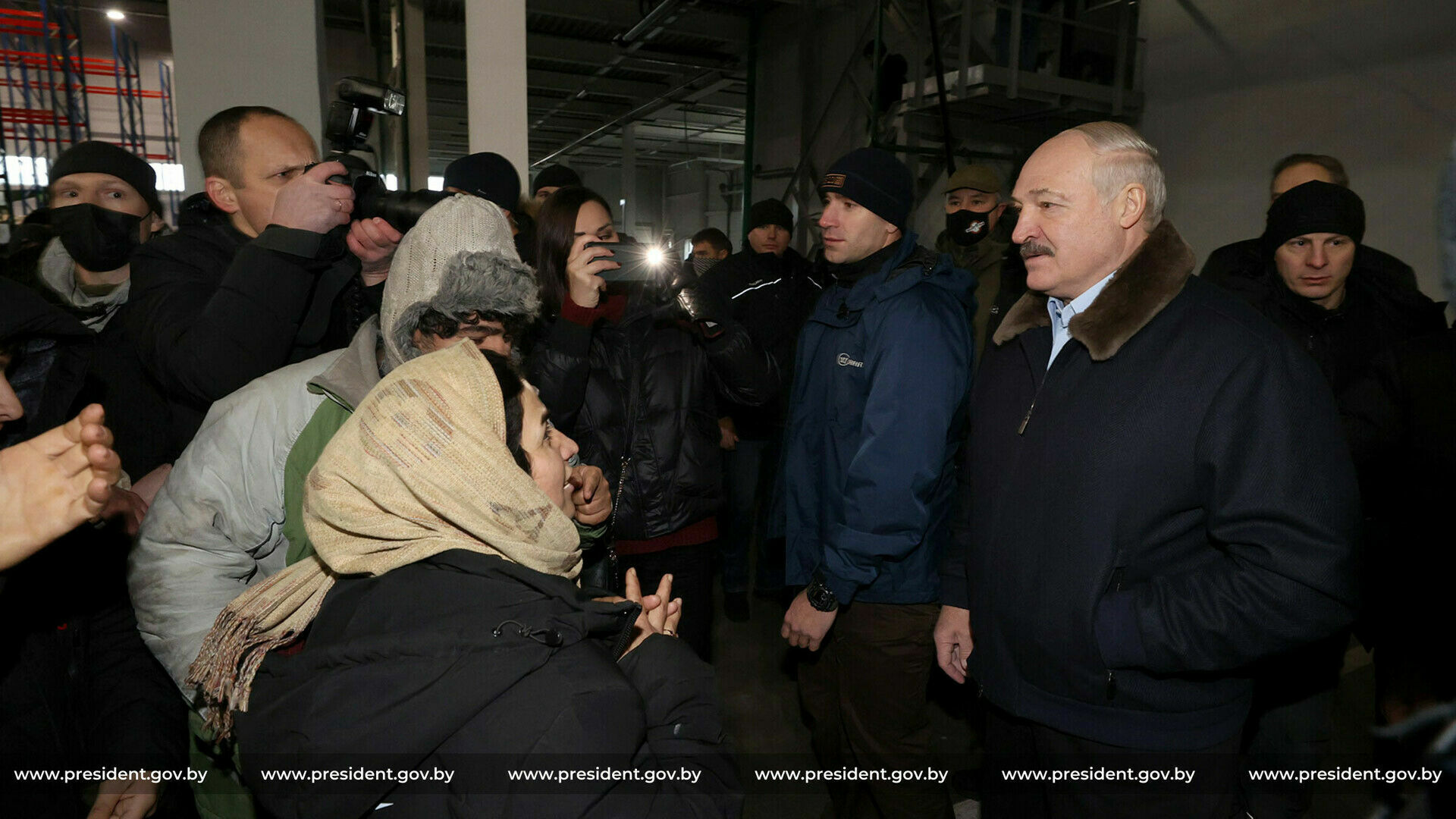 Лукашенко лично проинспектировал лагерь беженцев на границе с Польшей