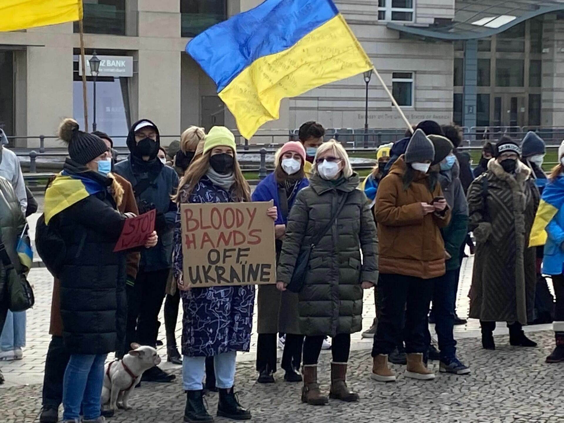 Жители Берлина провели акцию против войны в Украине