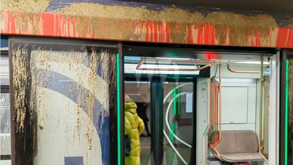 Видео дня: рельсы новой линии метро оказались под водой