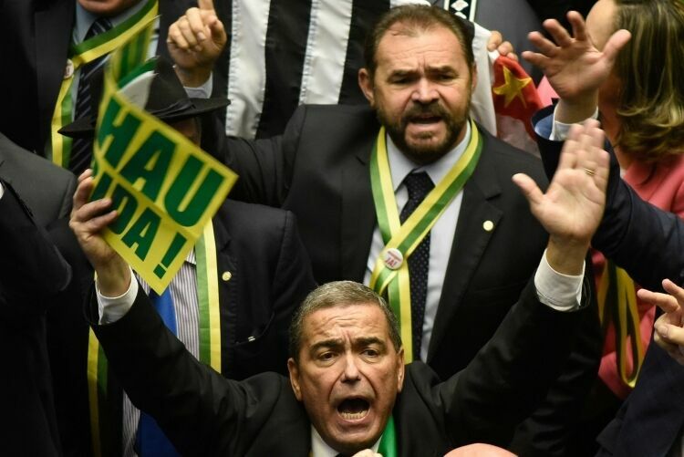 Нижняя палата бразильского парламента проголосовала за импичмент президента