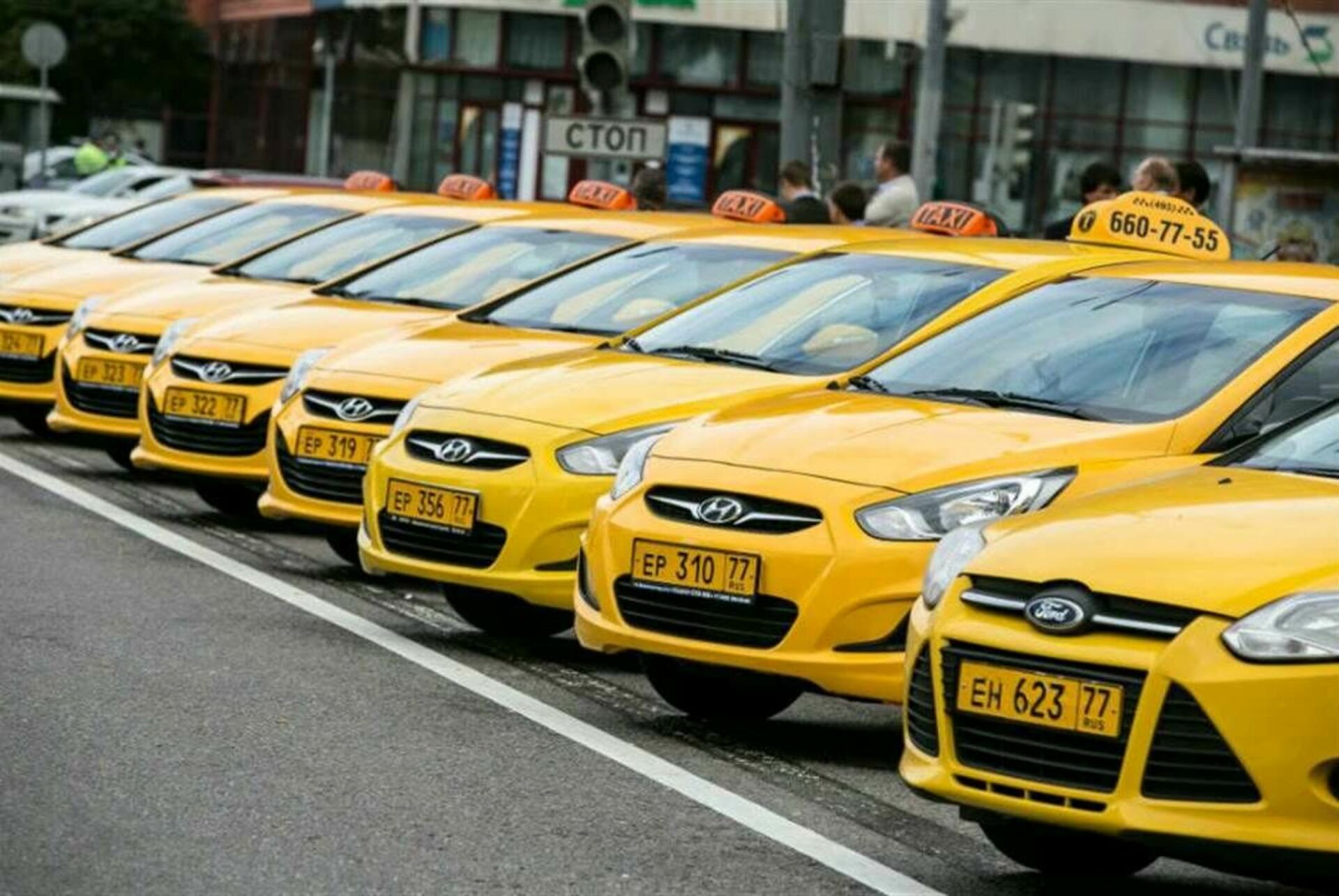 Таксопарк москва работа. Таксопарки Москвы. Такси. Автомобиль «такси». Машина "такси".