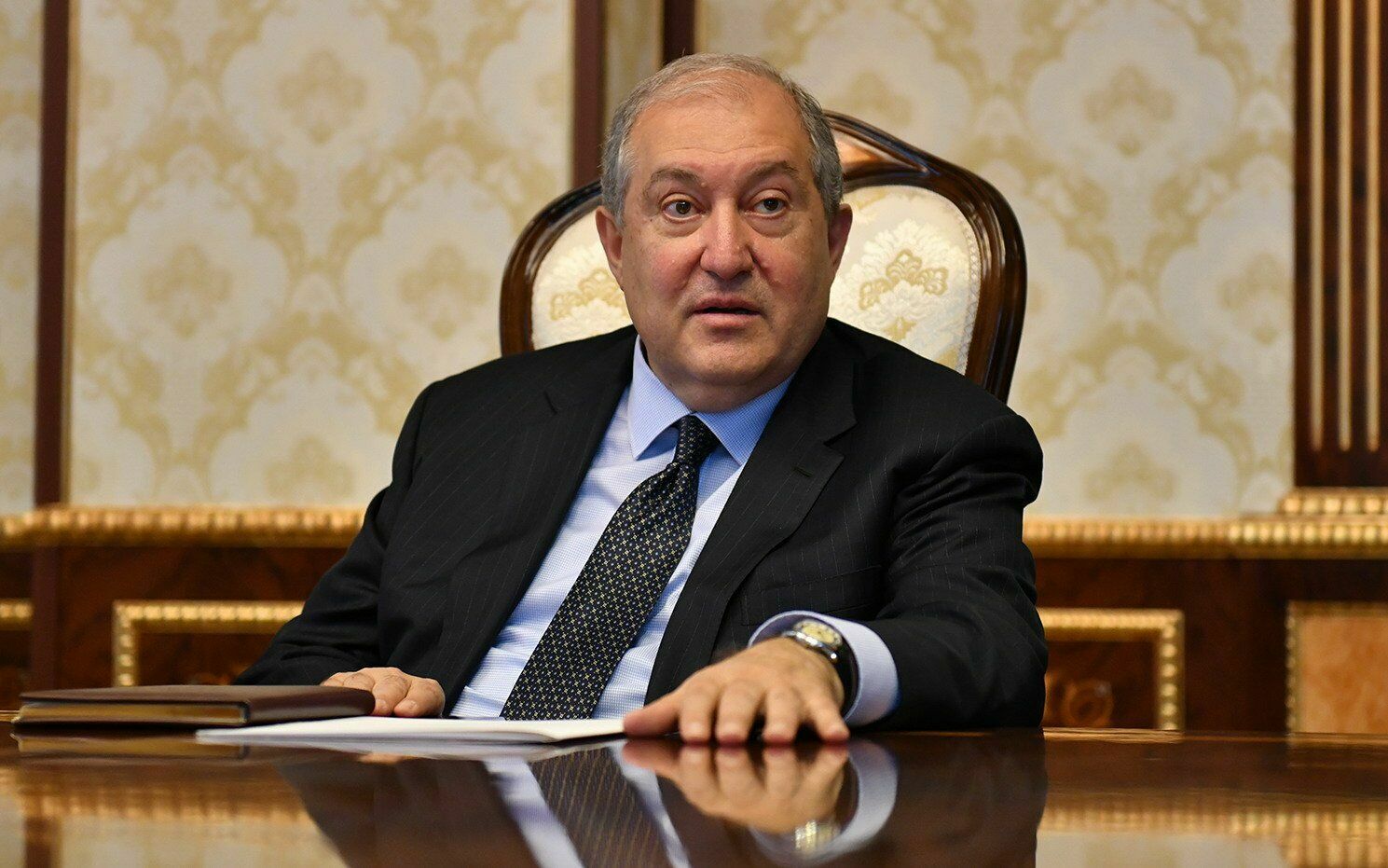 Президент Армении обжаловал в Конституционном суде увольнение главы Генштаба