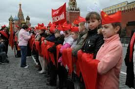 Мавзолей Ленина на Красной площади закрыли из-за пионеров