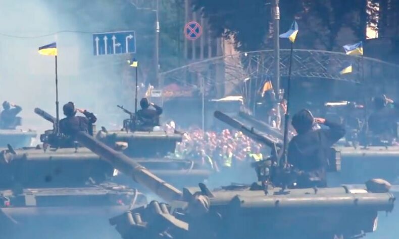 Зеленский отказался от праздничного военного парада в Киеве