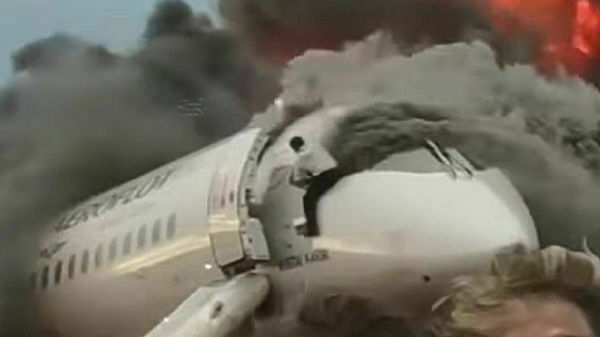 Появилось новое видео аварийной посадки SSJ-100 в Шереметьево