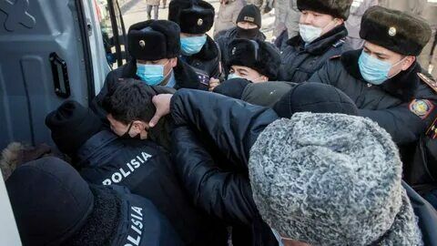 В Алма-Ате за сутки задержали около двух тысяч участников беспорядков