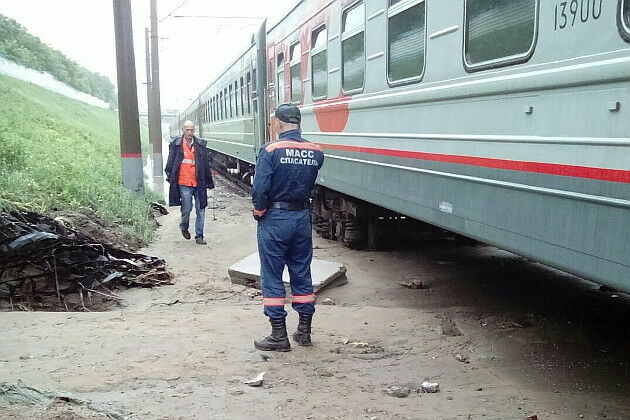 Поезд на Урале смыло нечистотами