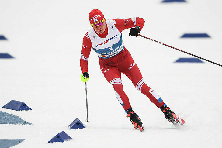 Лыжник Александр Большунов принес России первую золотую медаль на пекинских ОИ