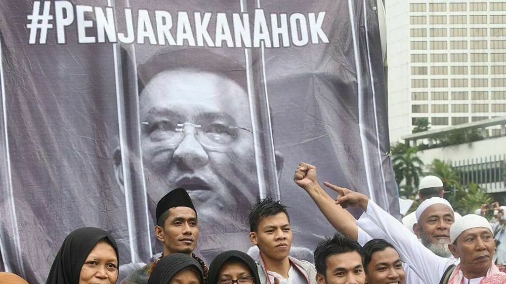 Губернатора Джакарты приговорили к тюрьме за оскорбление чувств верующих