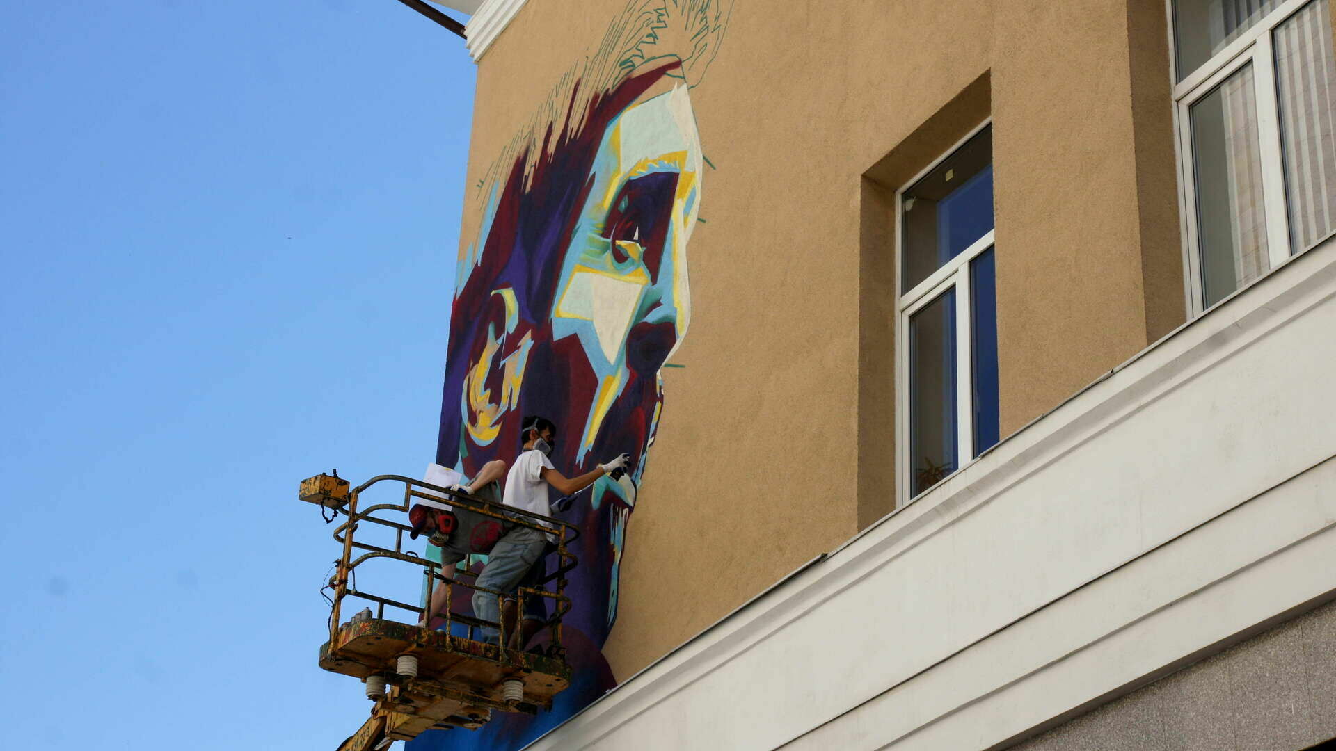 Граффити с Л.Месси украсит вид из отеля, где остановится сборная Аргентины