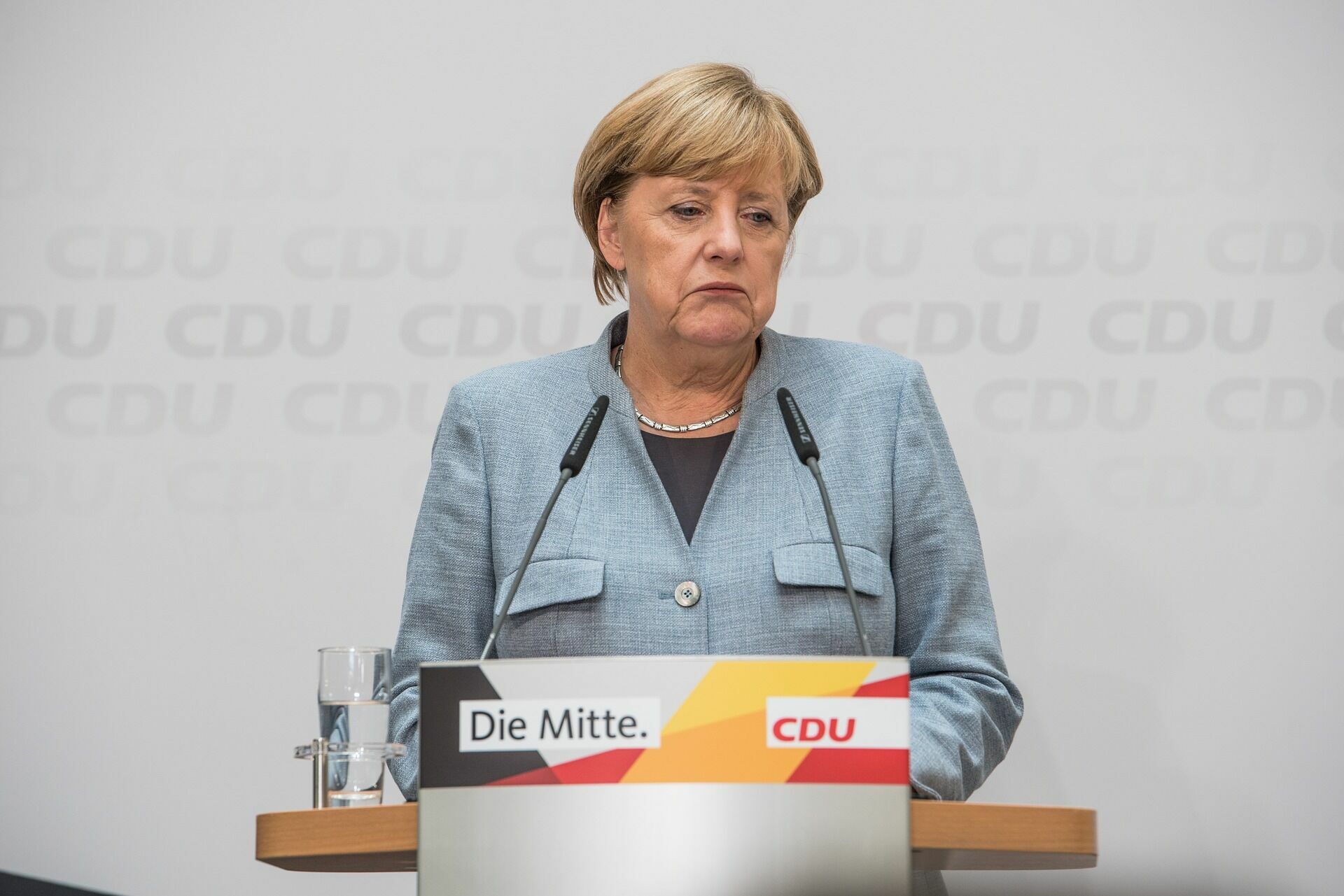 Меркель оценила возможность снять санкции с России после коронавируса
