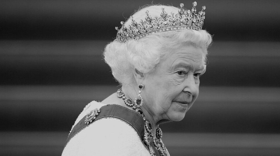 Желающие проститься с королевой Елизаветой II выстроились в очередь более чем на 6 км