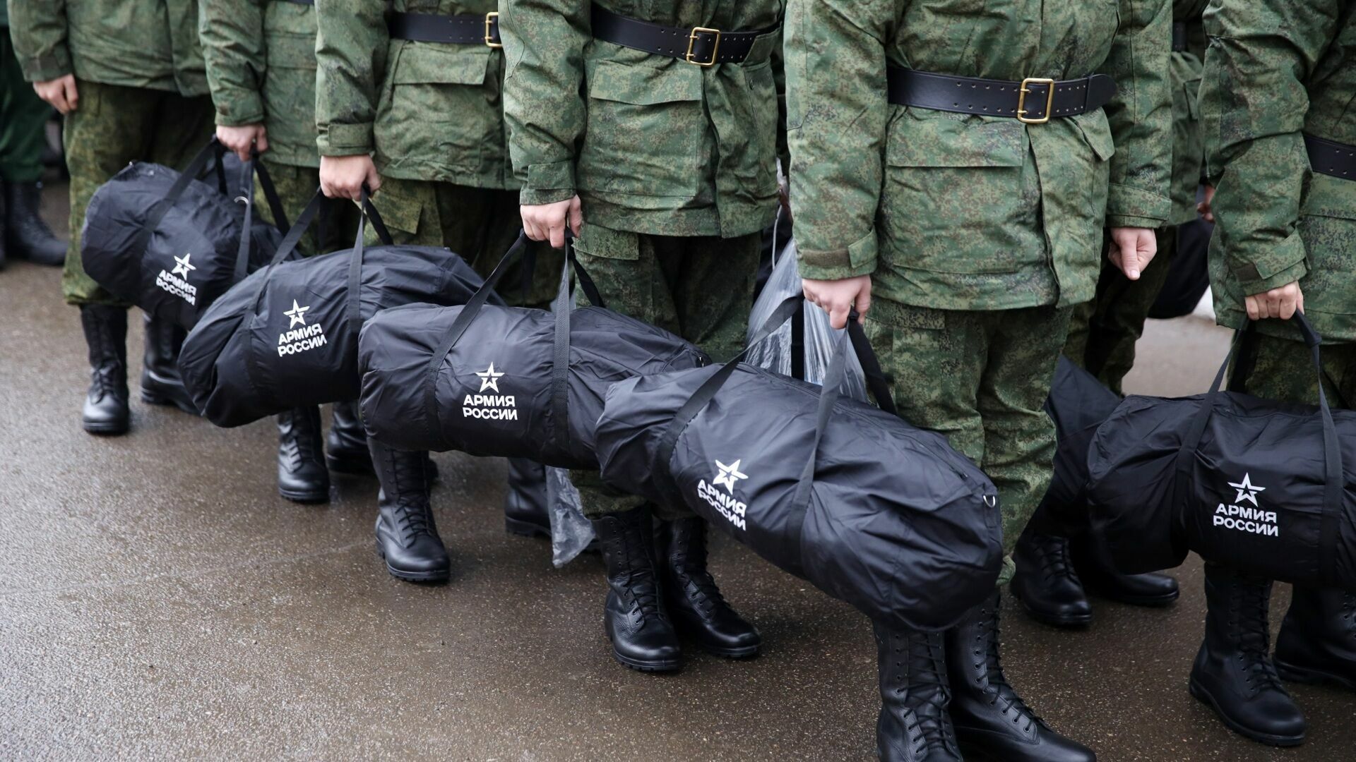 Мобилизованным в Кузбассе велели взять в армию чемодан одежды, еды и лекарств
