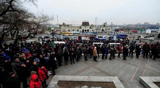 Во Владивостоке прошла акция против установки ЭРА-ГЛОНАСС на иномарках