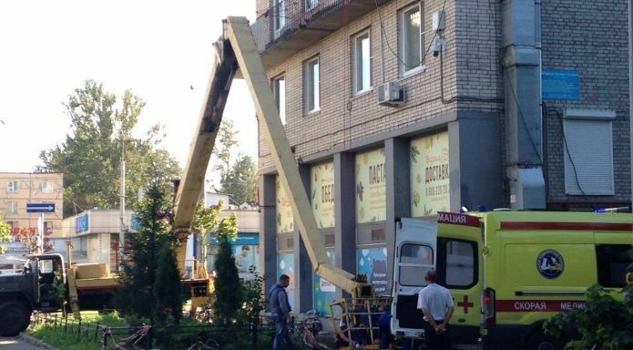 В Петербурге рухнула люлька с рабочими, трое людей в тяжелом состоянии