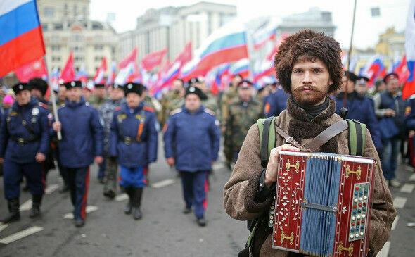 «Левада»: большинство россиян не хотят отмечать праздники - ни 4, ни 7 ноября
