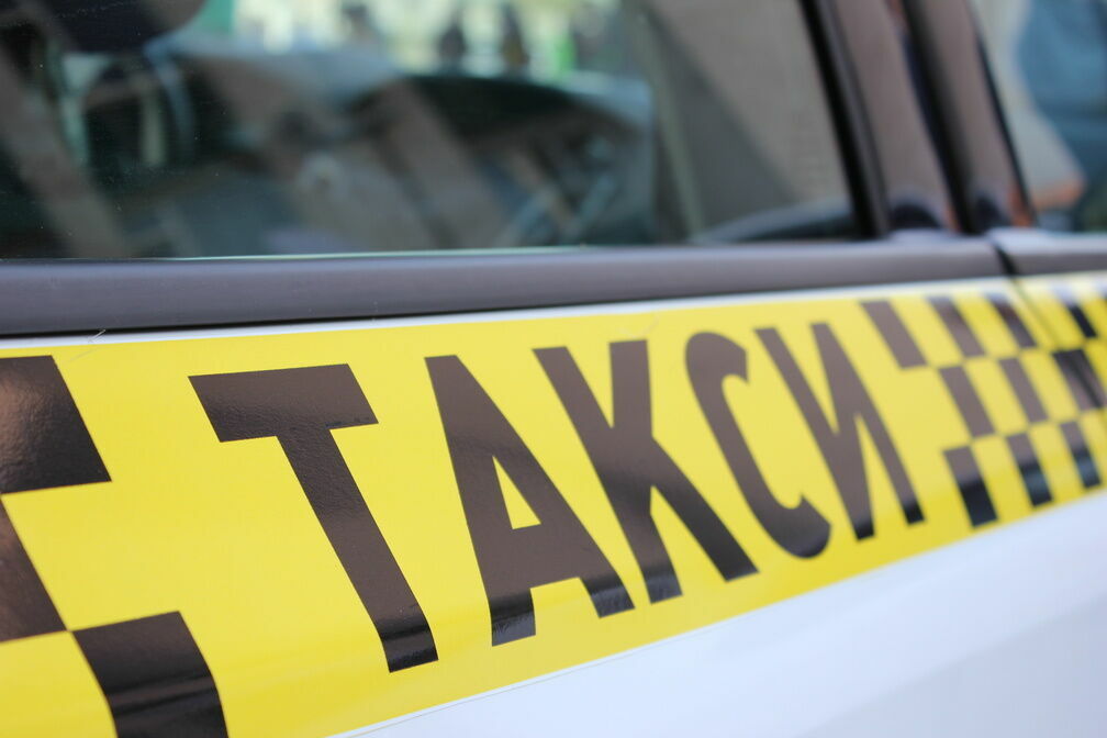 Госдума одобрила поправки в новый закон о такси