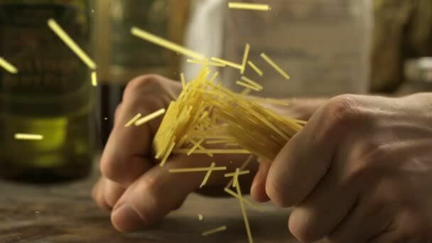 Ученые раскрыли загадку "ломающегося спагетти"