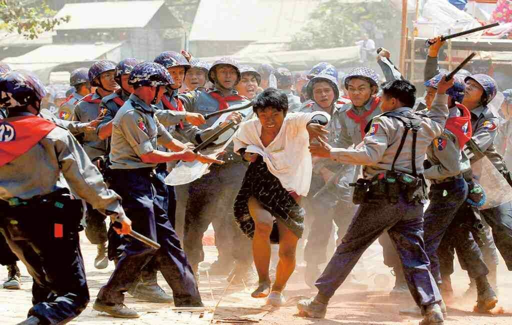 Госпереворот в Мьянме переходит в стадию гражданской войны