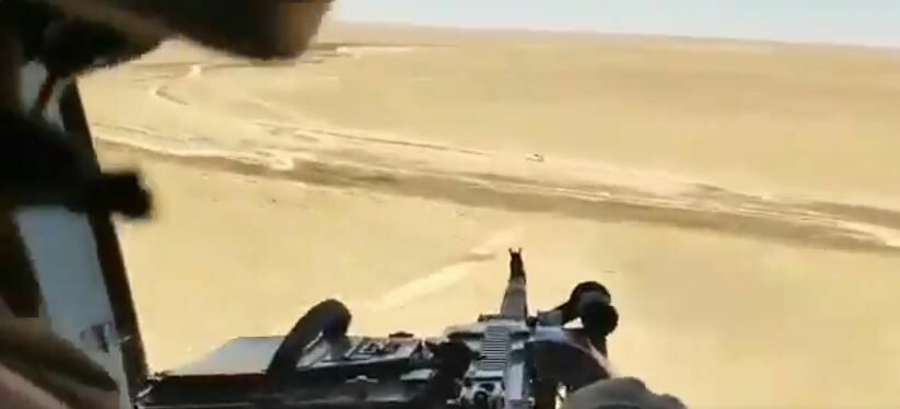 Военные обстреляли грузовик террористов с вертолета – видео