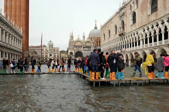 Три четверти Венеции погрузились под воду из-за наводнения