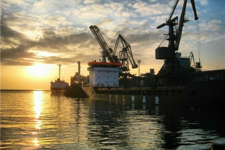 Торговый порт в Мариуполе освободили от боевиков «Азова*»