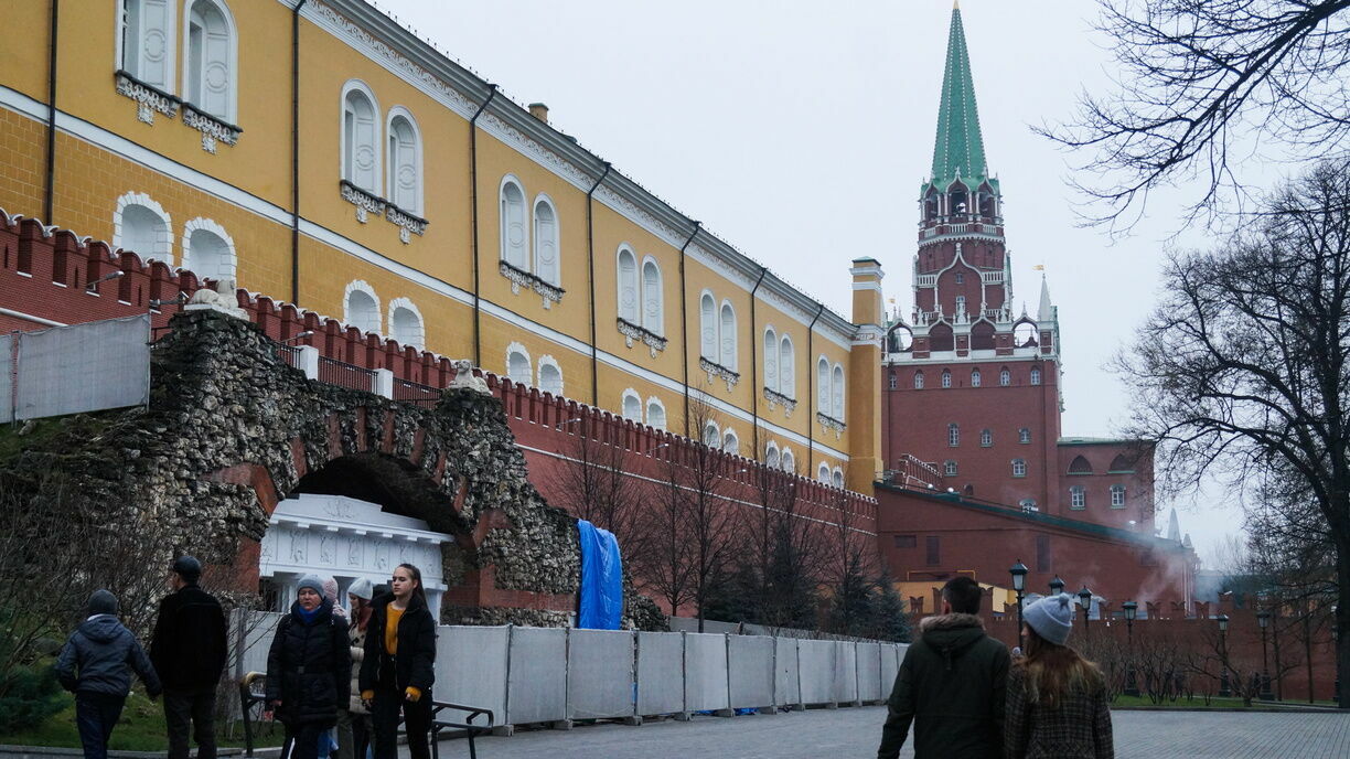 Зараженных коронавирусом обнаружили в администрации Кремля