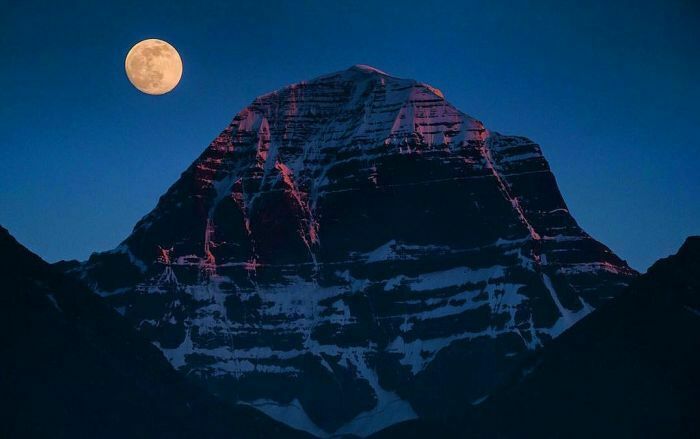Запретная вершина: почему никто не покорил знаменитую гору Кайлас