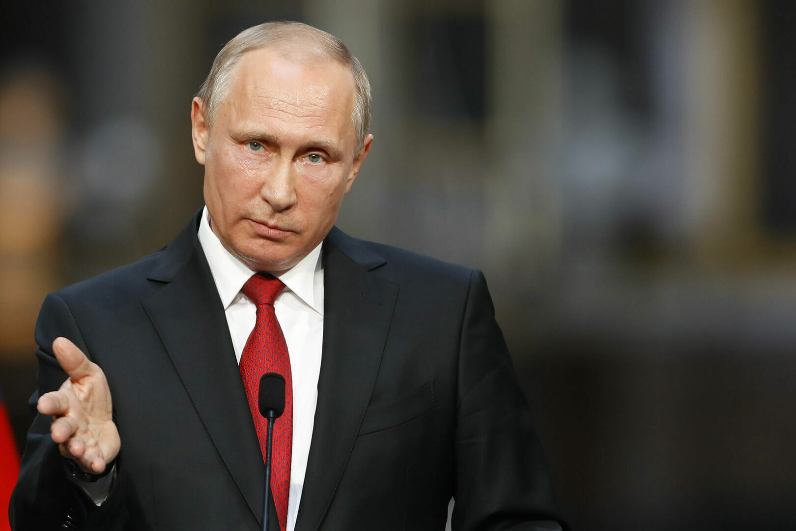Путин: "СМИ служат механизмом общественного контроля"