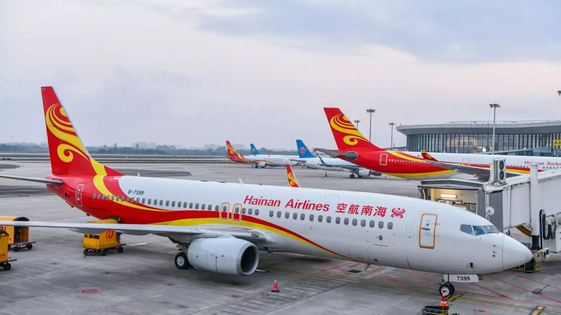 Китайские авиакомпании предлагают вернуть деньги за билеты после теракта в «Крокусе»