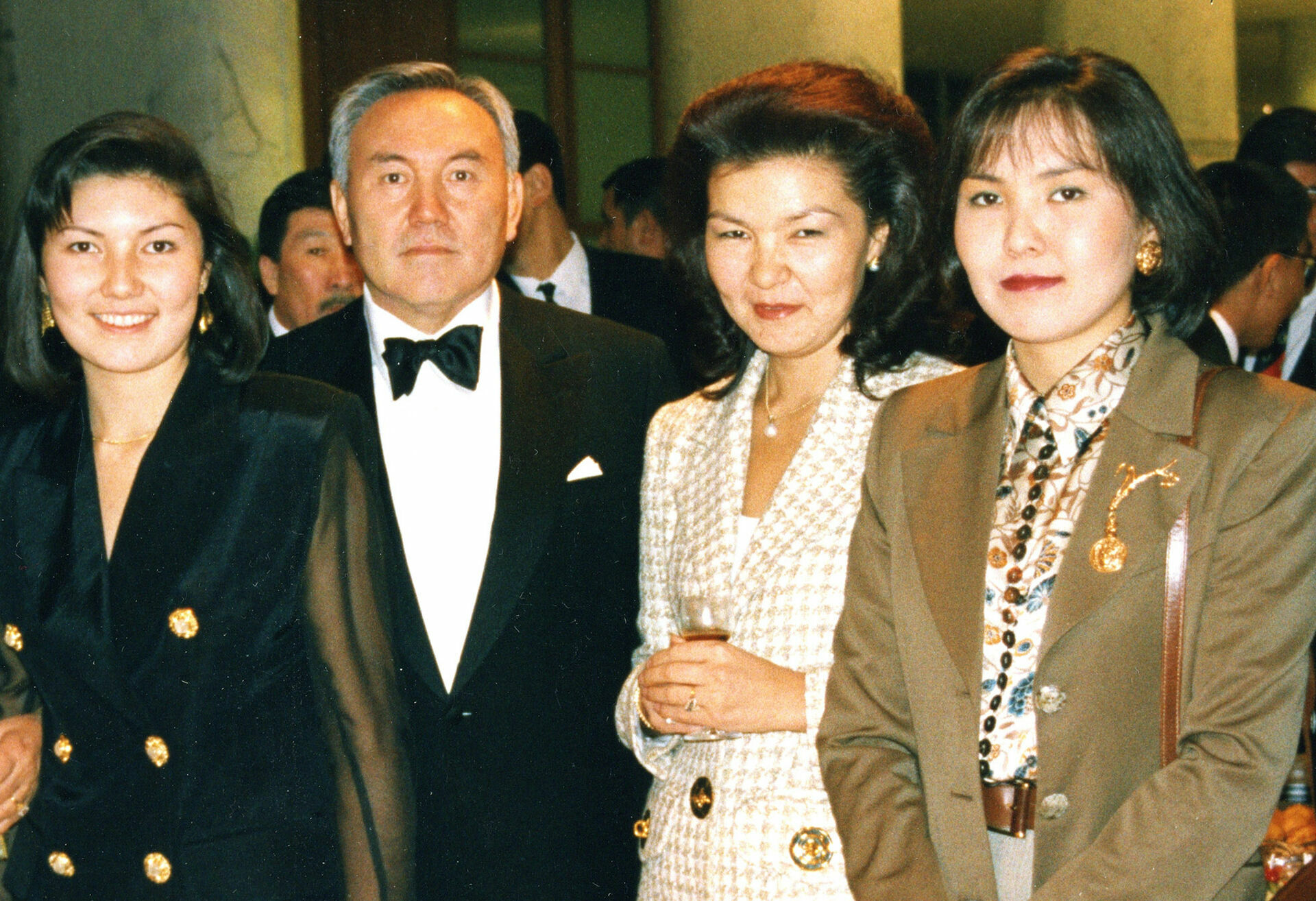 Назарбаев с дочерьми