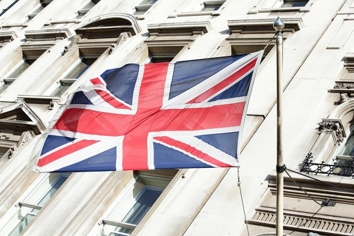 Британия объявила о санкциях против «Уралвагонзавода» и «Ростеха»