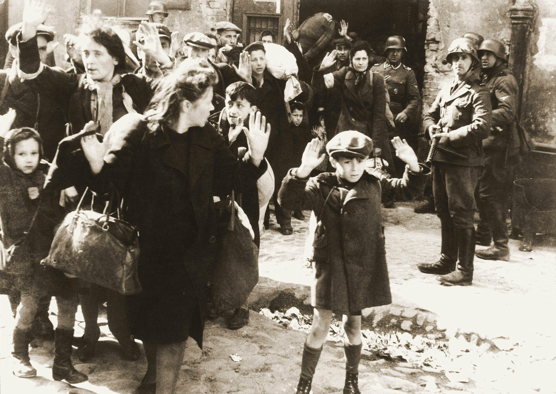 «Окончательное решение еврейского вопроса»: выходит новая книга о Холокосте