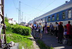 Пассажирам сгоревшего поезда Москва - Евпатория оказывают помощь