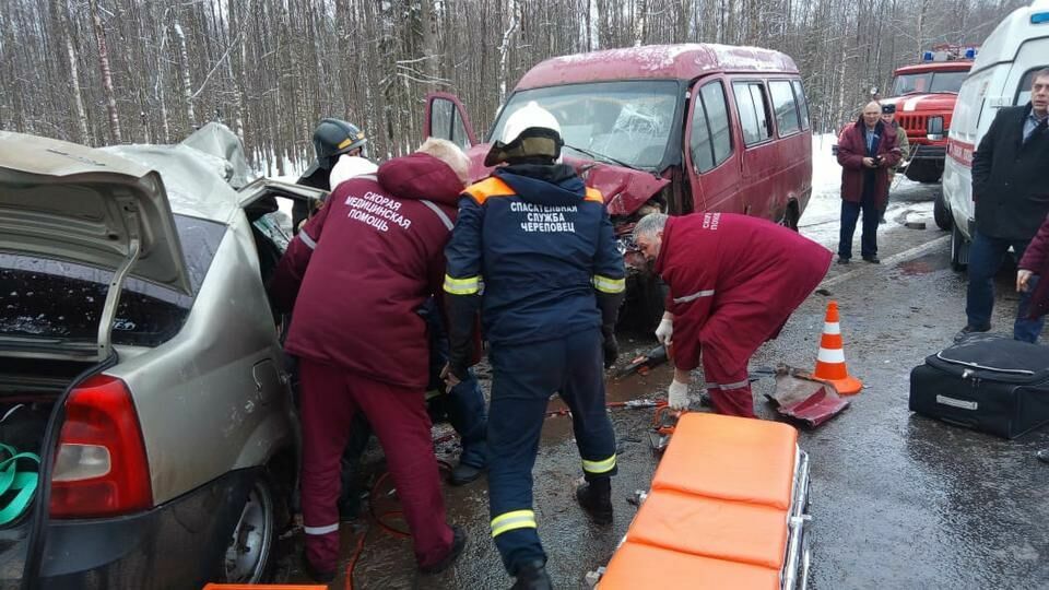 Три человека погибли при ДТП с автобусом ФСИН в Вологодской области