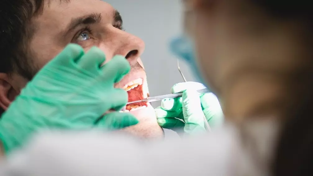 Стоматологи не устают предупреждать: профилактика - на первом месте