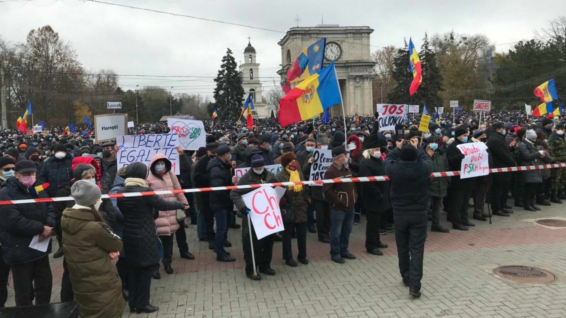 На митинге оппозиции в Кишиневе собрались более 65 тысяч человек