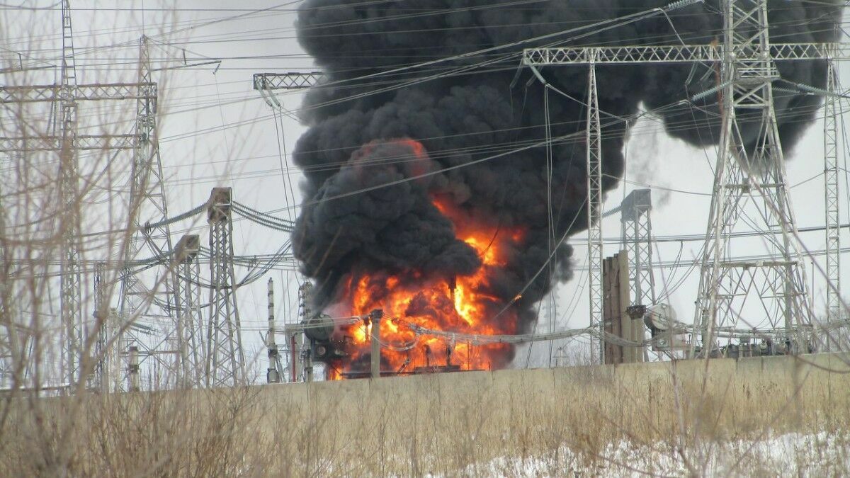 Зеленский сообщил о повреждении 50% энергетической инфраструктуры Украины