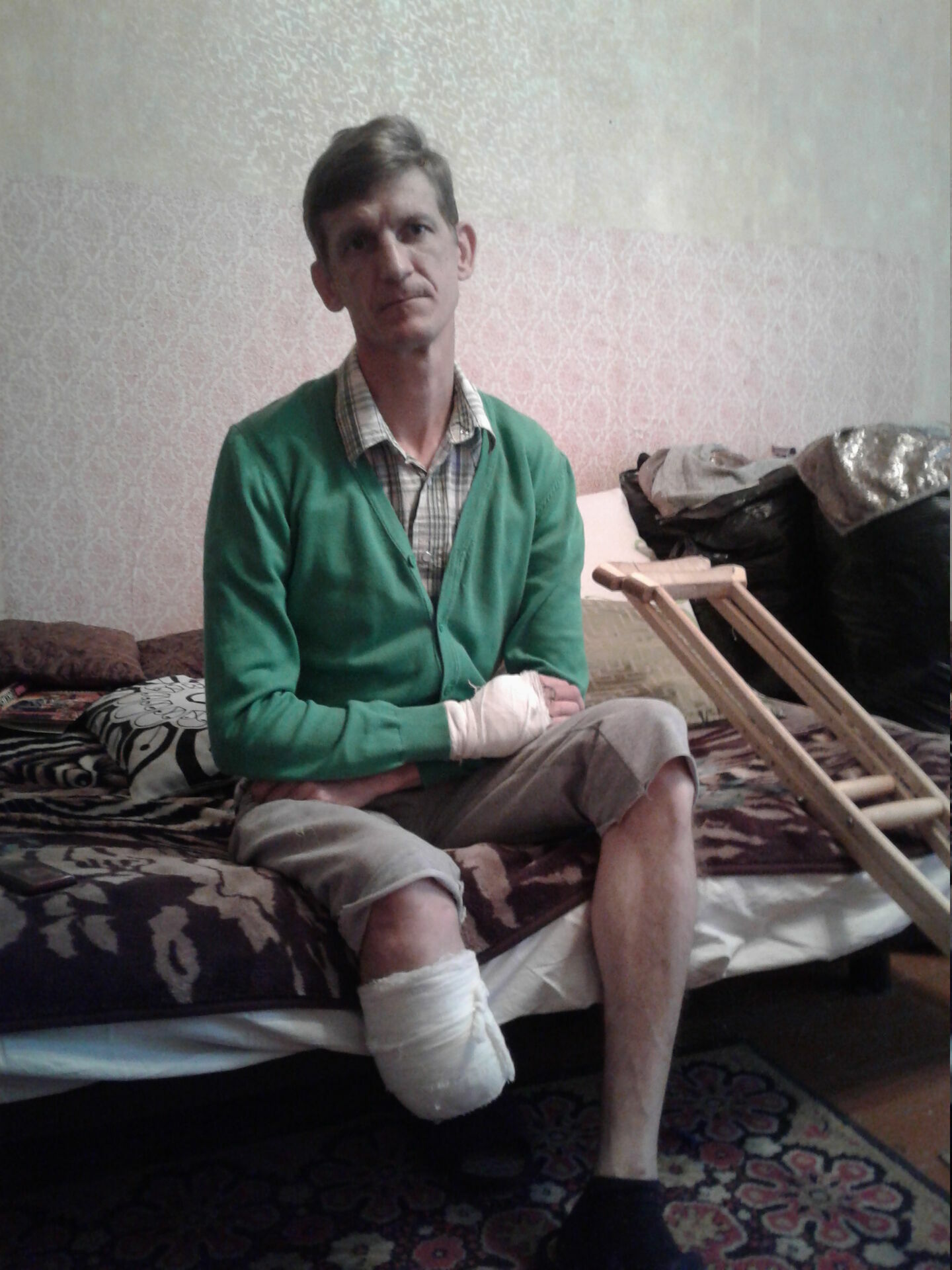 Судьба беженца в России: попал под поезд, остался без всякой помощи...