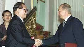 Президент Владимир Путин и председатель КНР Цзянь Цземинь 
