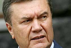 Суд не торопится признавать Януковича президентом