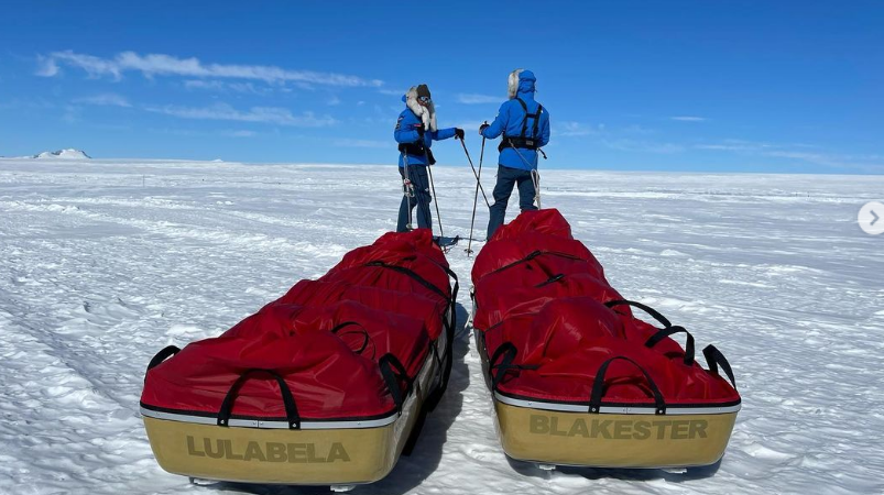 NASA отправила двух исследователей в 3700-километровую экспедицию по Антарктиде