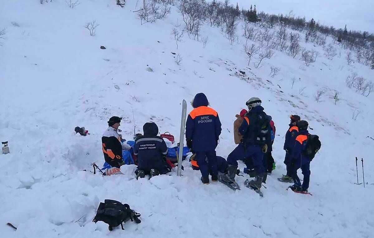 Руководителя тургруппы задержали после гибели девочки при сходе лавины в Хибинах