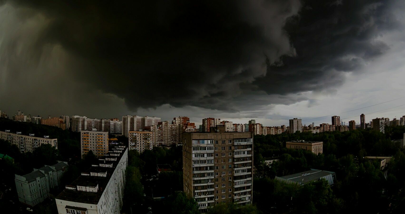 Москвичей предупредили о сильном дожде, грозе и граде