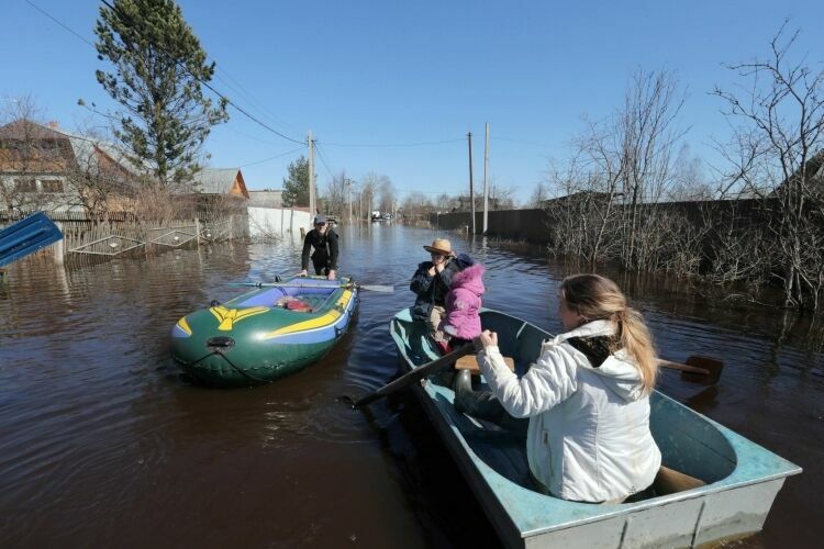 В российских регионах начинаются серьезные паводки