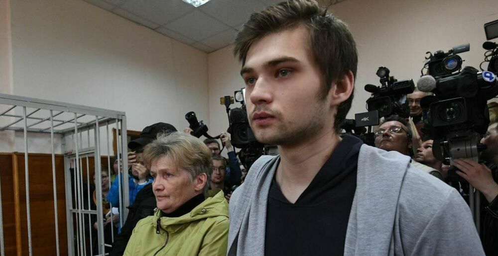 Суд смягчил приговор блогеру Соколовскому, ловившему покемонов в храме