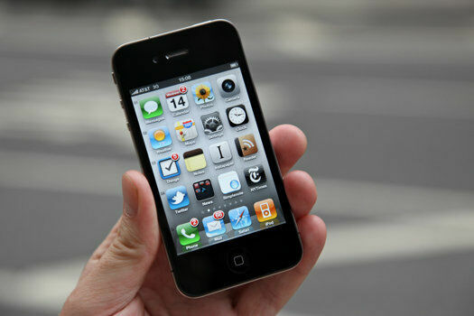 Москвич решил засудить Apple из-за неработающего телефона